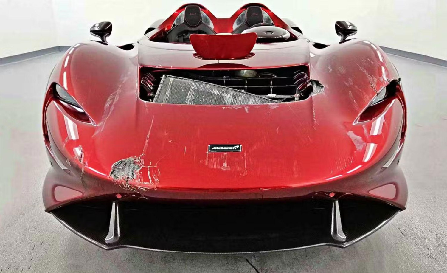 ¿Comprarías un superdeportivo destrozado si te costara menos de la mitad?