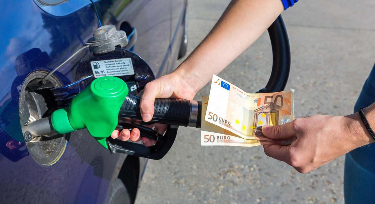 Intentar ahorrar combustible puede salir muy caro: estas prácticas parecen eficaces pero dañan el motor