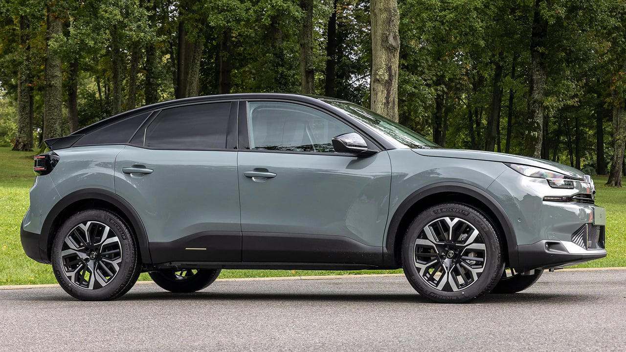 8.000 € de descuento y la etiqueta ECO hacen de este “made in Spain” con aspecto tipo SUV un chollo que ni Dacia puede obviar