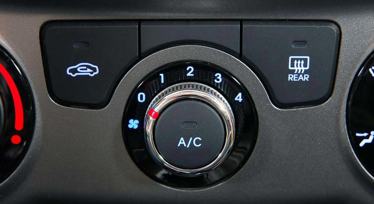 Un estudio del ADAC desmonta la teoría de que el aire acondicionado consume mucho combustible y muestra su impacto real