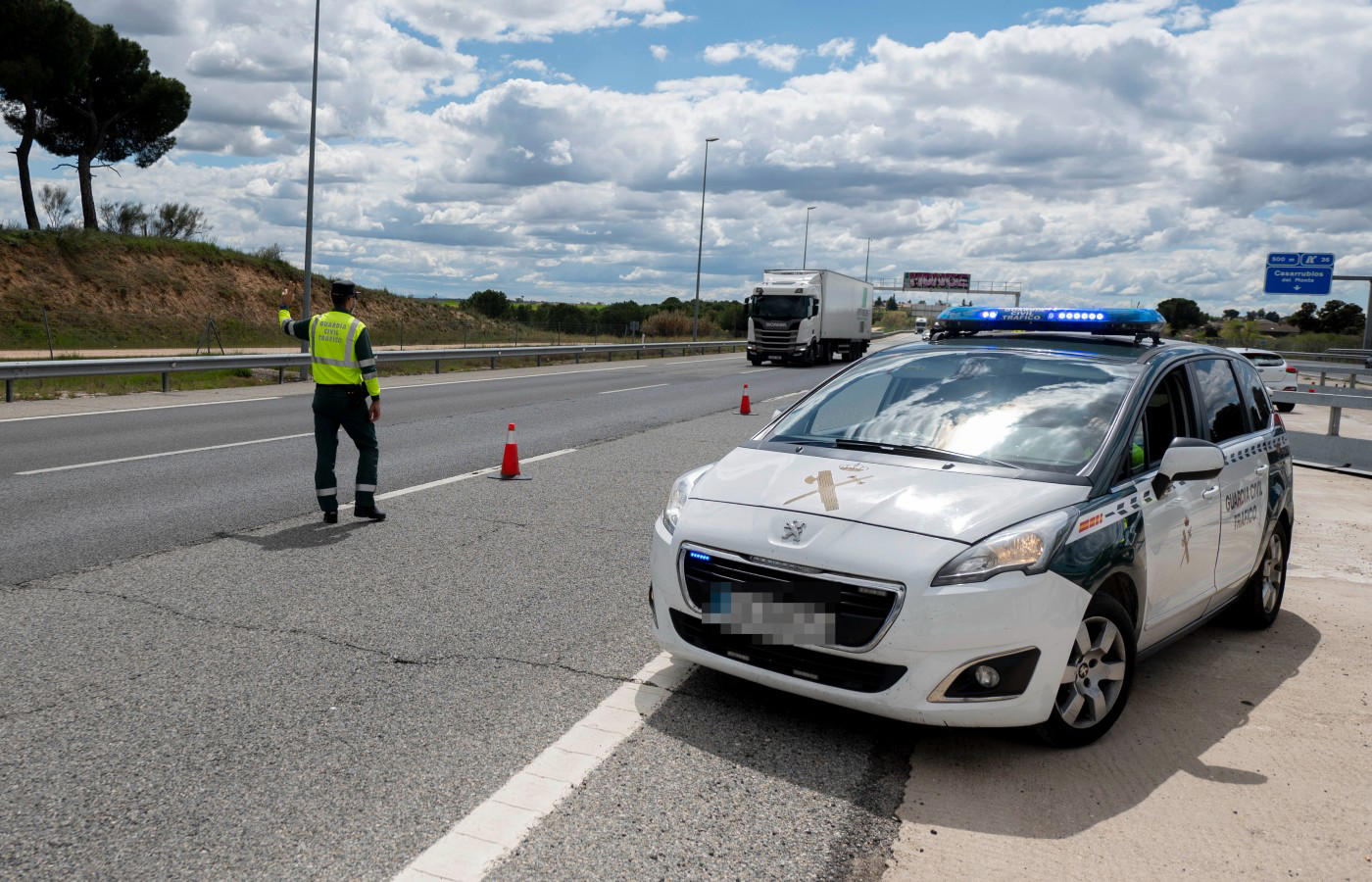 Romper el límite de velocidad para adelantar: la regla que casi nadie conoce realmente