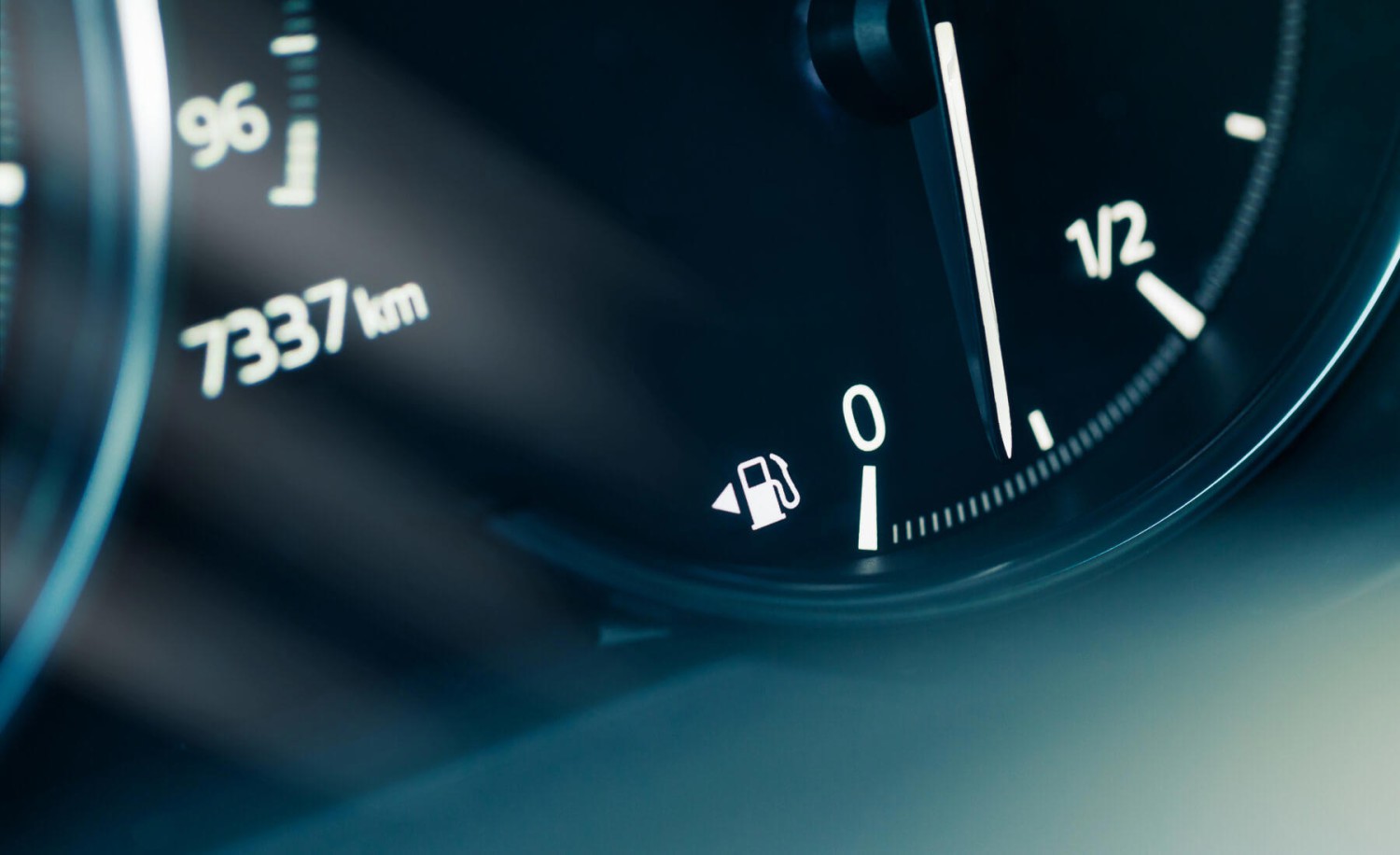 El día que un ingeniero de Ford se equivocó de lado y cambió la historia con una flecha, la brillante solución nacida bajo la lluvia