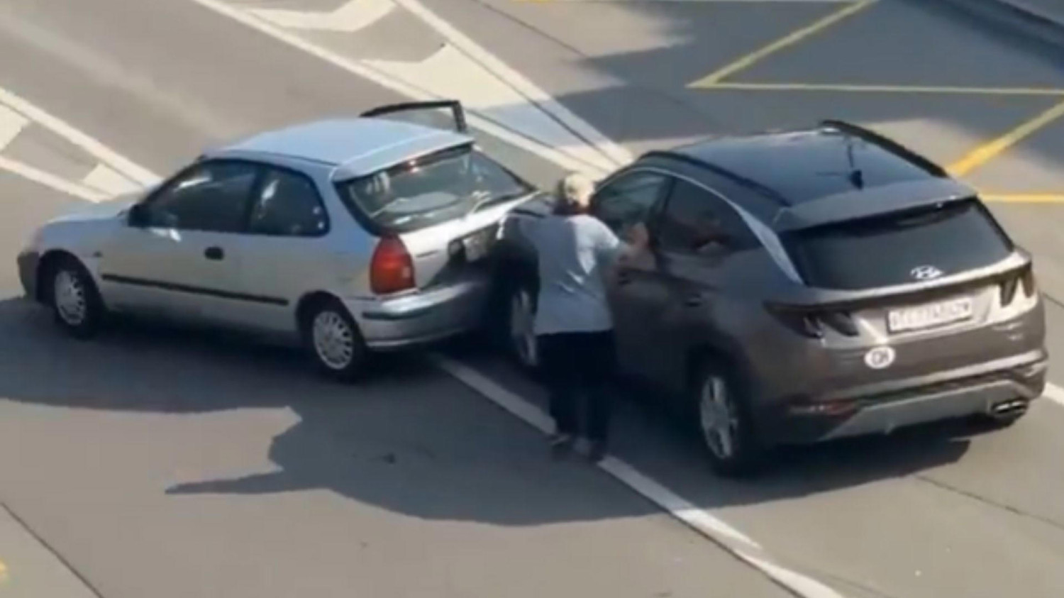 Ni el seguro ni la grúa: lo primero que recomiendan hacer tras un accidente