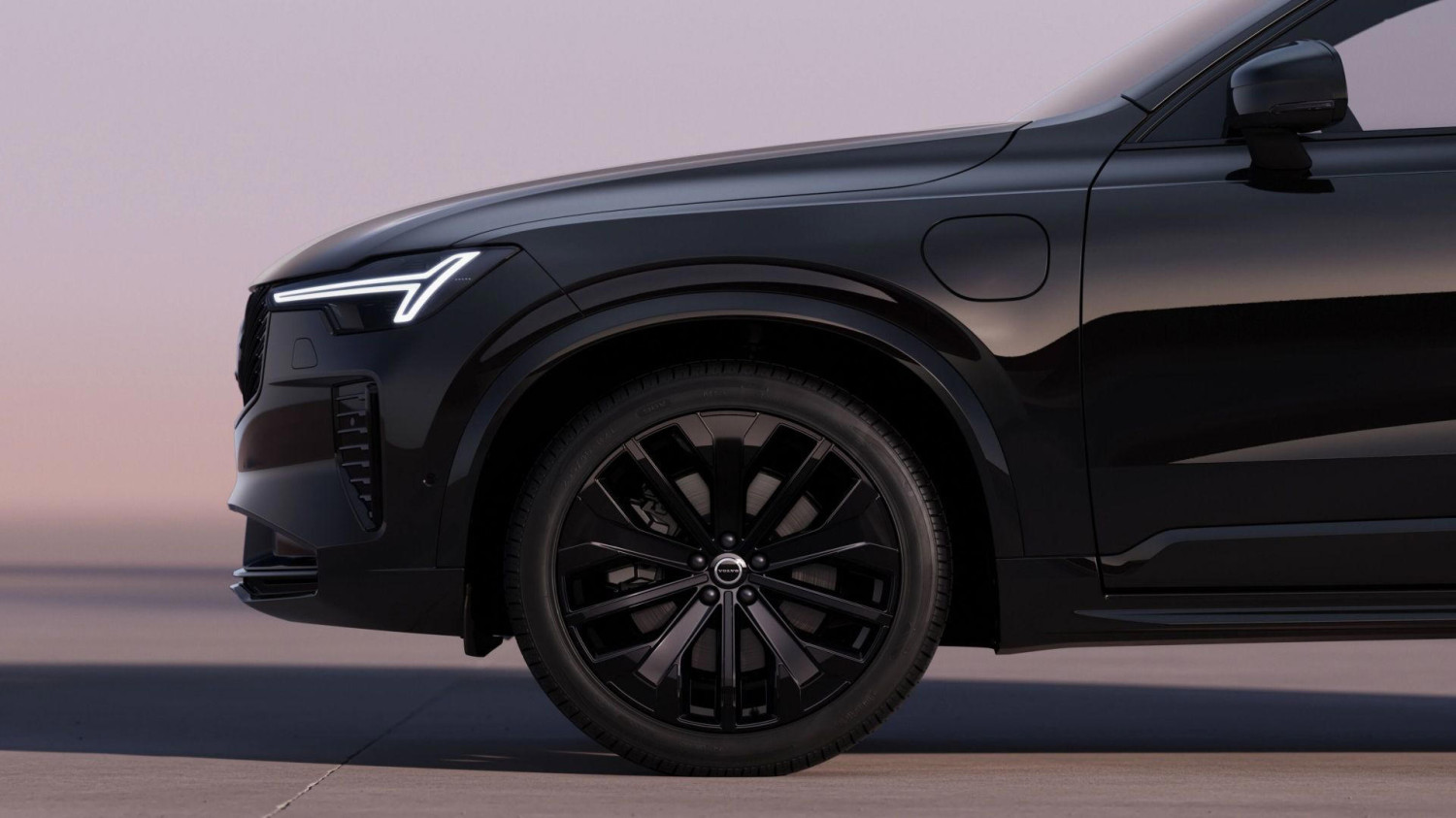 Best 3-row hybrid SUVs for 2026 | Three-row plug-in hybrid SUVs