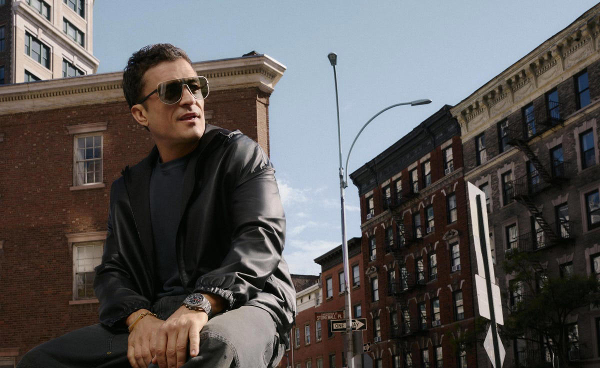 Lo último de Porsche son unas gafas y una chaqueta de cuero diseñadas por Orlando Bloom