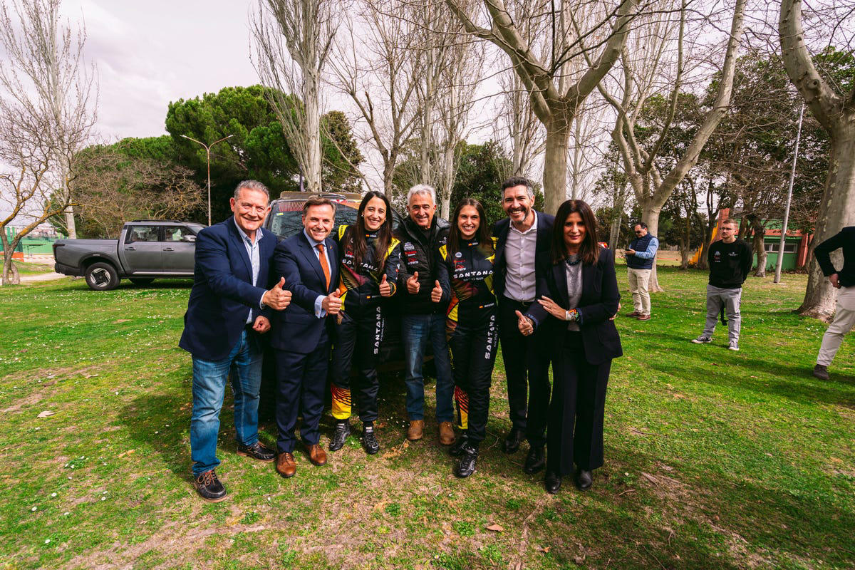 Santana Racing Team presenta su nuevo 4x4 T1 junto a Jesús Calleja: “Me genera una sana envidia”