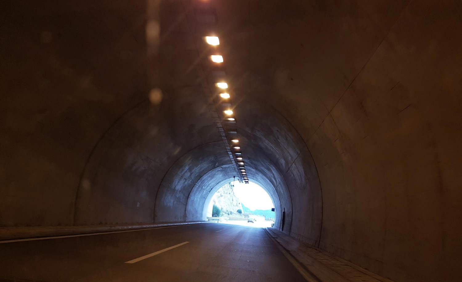 Túneles: el lugar donde un simple despiste puede costarte 200 euros y cuatro puntos