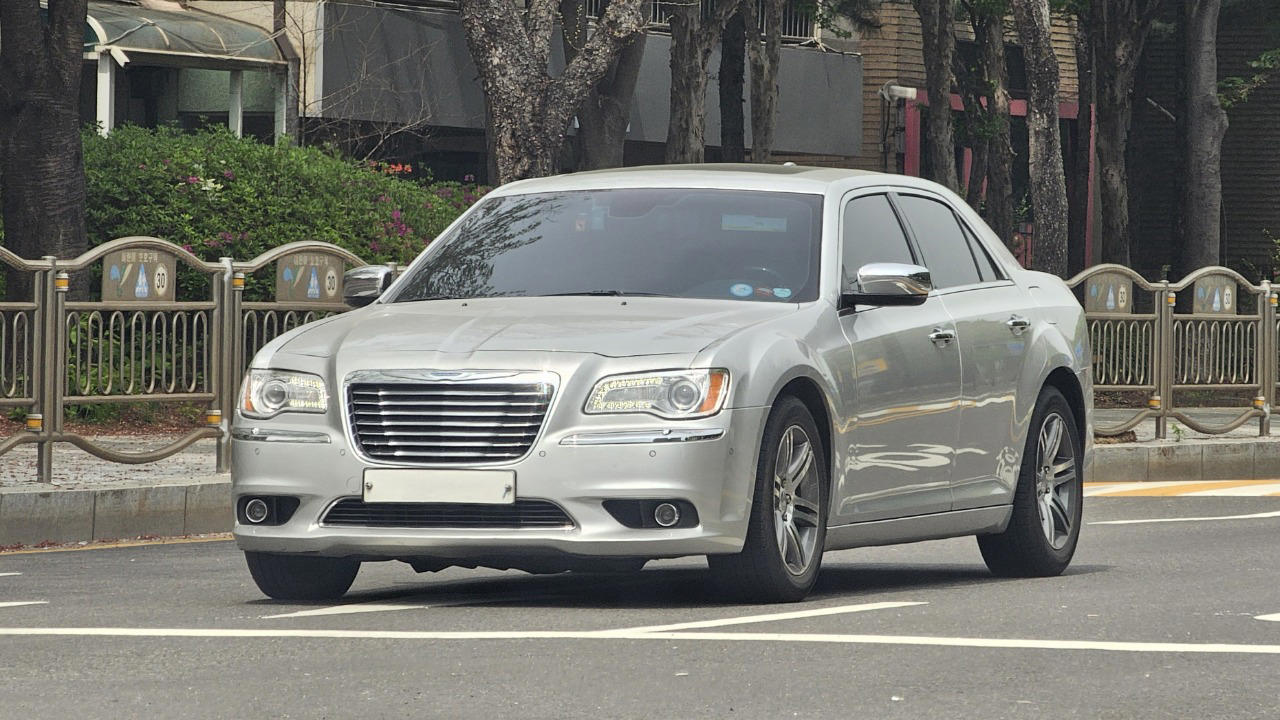 Why the Chrysler 300 refuses to fade away quietly