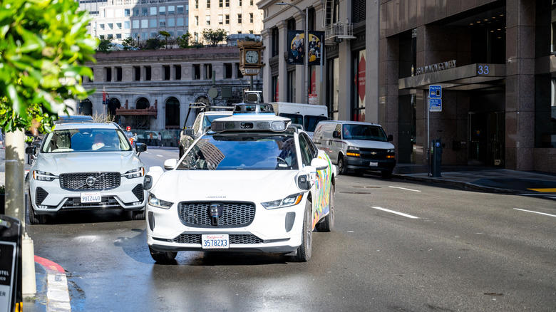 Waymo blocks ambulance from reaching mass shooting