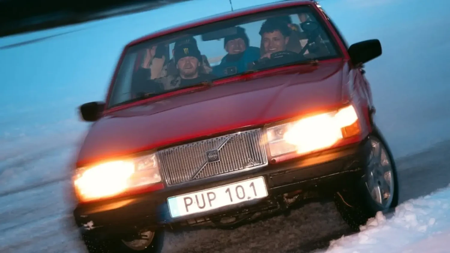Cuando la F1 y el WRC se encuentran: Lando Norris elige el coche que menos esperarías para derrapar en nieve con Oliver Solberg