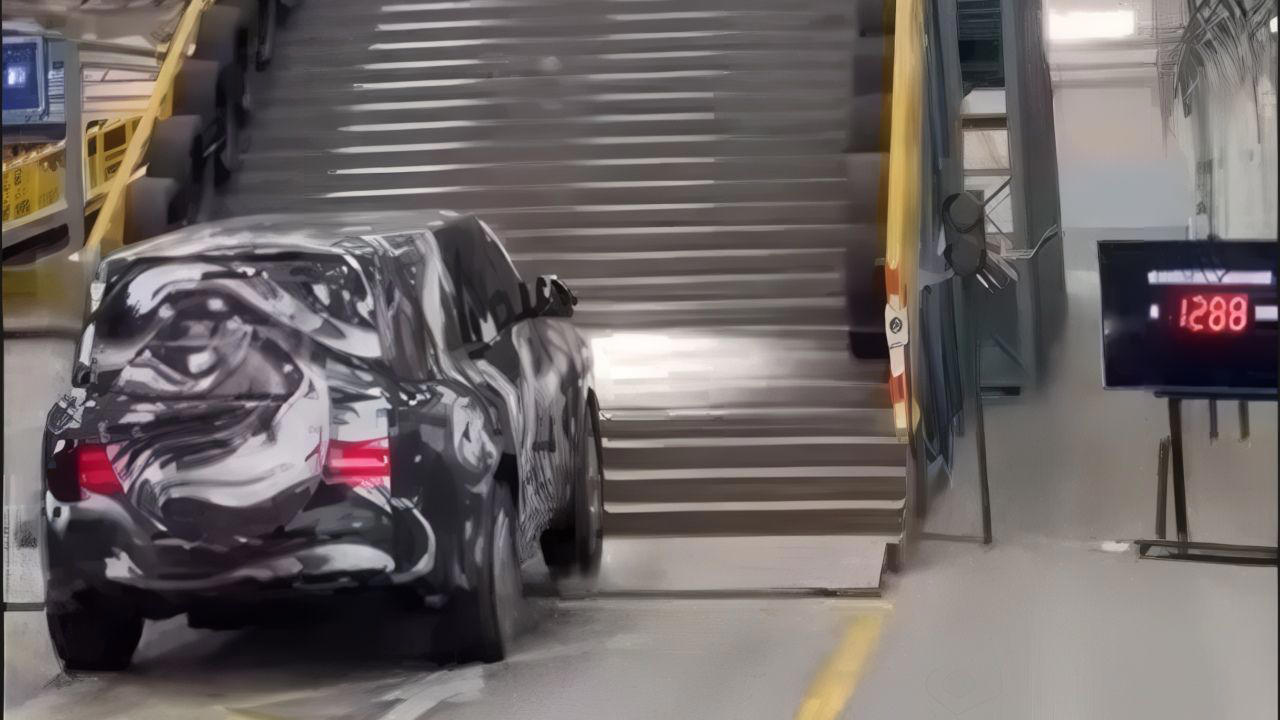 China está obsesionada con Land Rover y quieren replicar su subida de 1.000 escalones