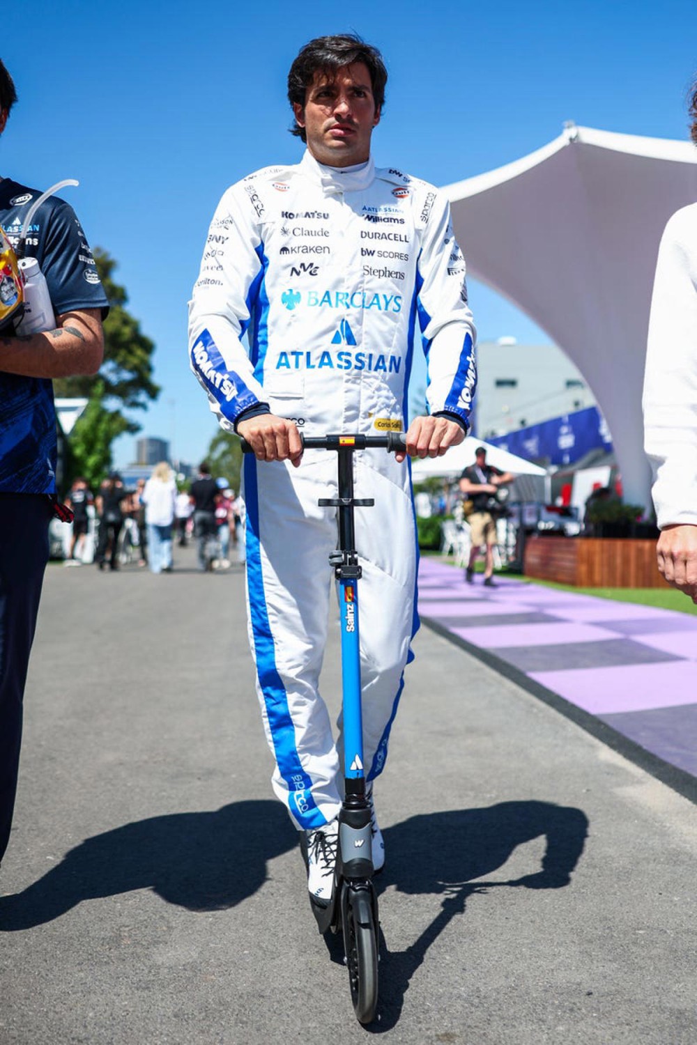 Carlos Sainz, piloto de Williams F1, da malas noticias a Alex Albon y James Vowles