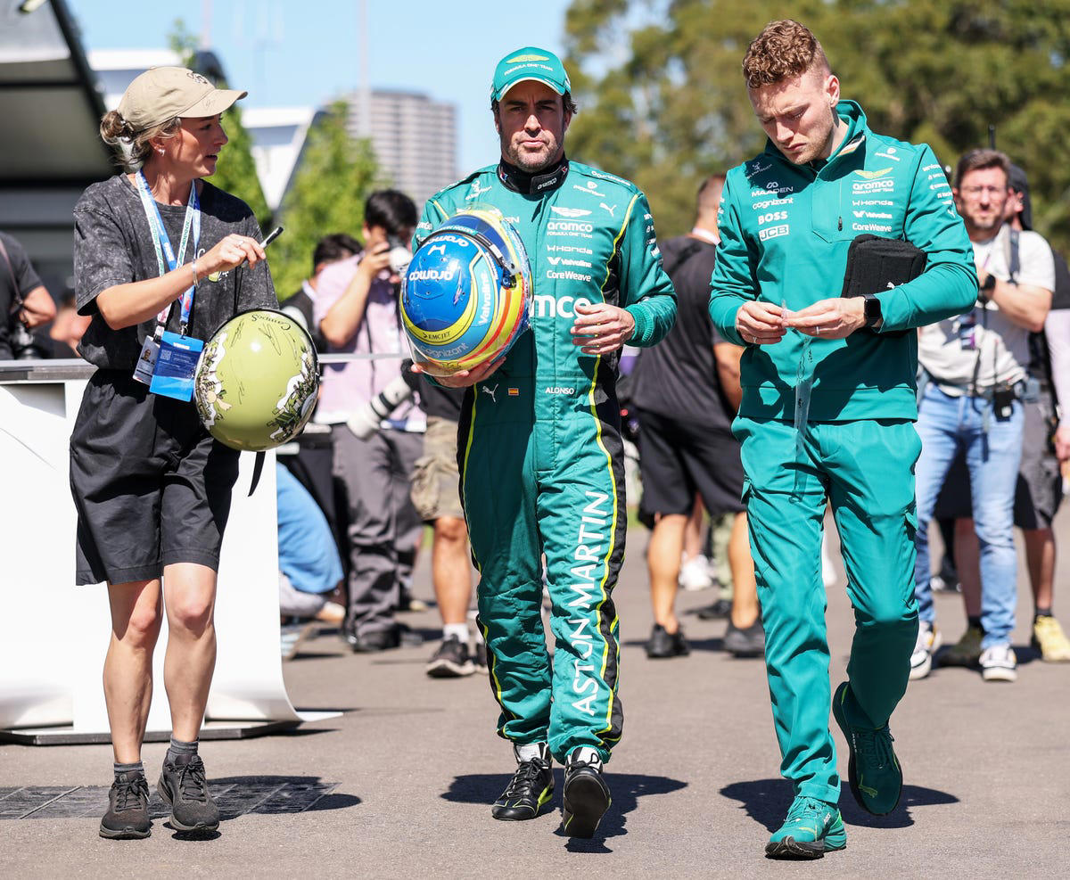 Fernando Alonso matiza a Adrian Newey: "Si estuviéramos luchando por la victoria..."