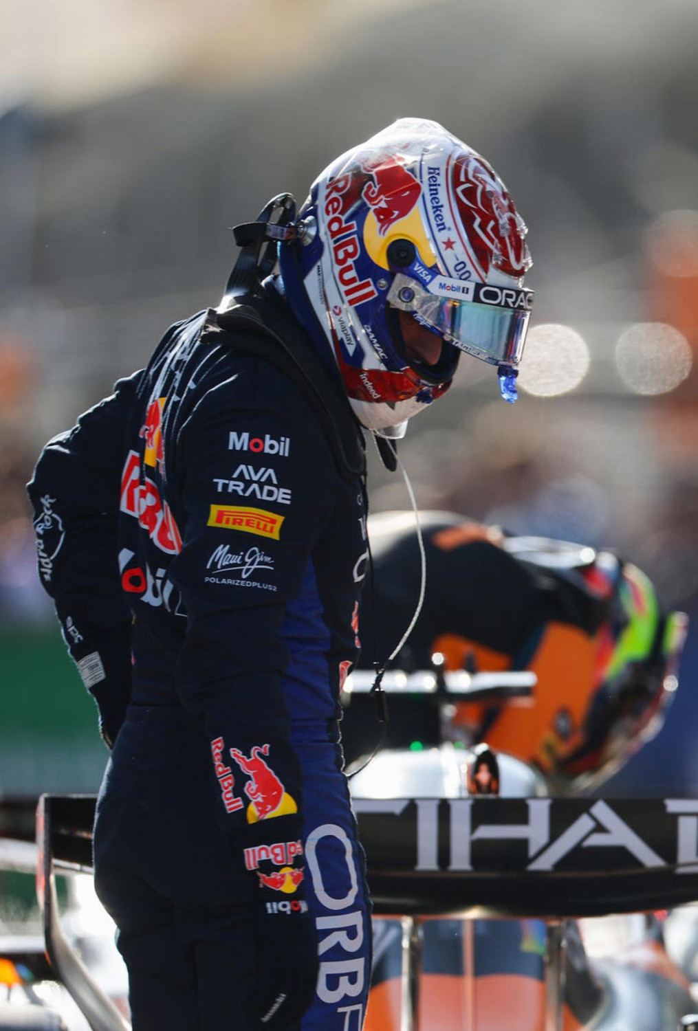 Max Verstappen hace saltar las alarmas de Red Bull F1 e Isack Hadjar en el GP de China: "El RB22 no me frena"