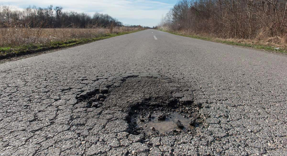 Las carreteras españolas están en mal estado y eso te hace perder dinero: afecta al consumo de combustible