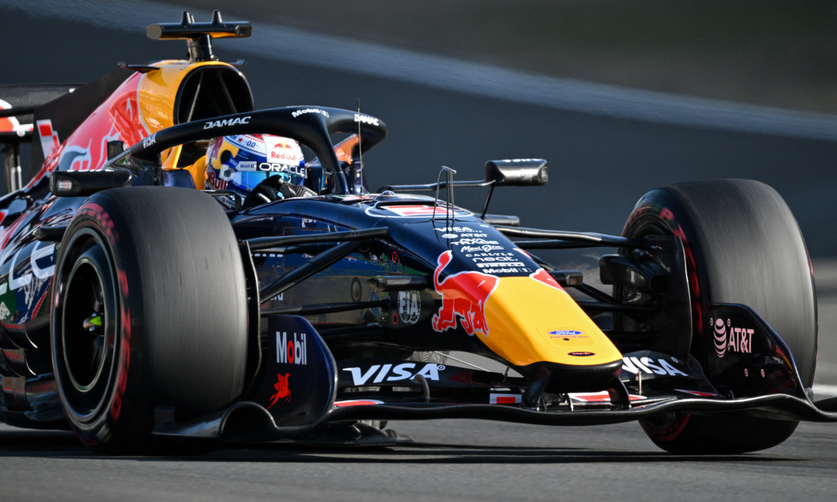 Max Verstappen hace saltar las alarmas de Red Bull F1 e Isack Hadjar en el GP de China: "El RB22 no me frena"