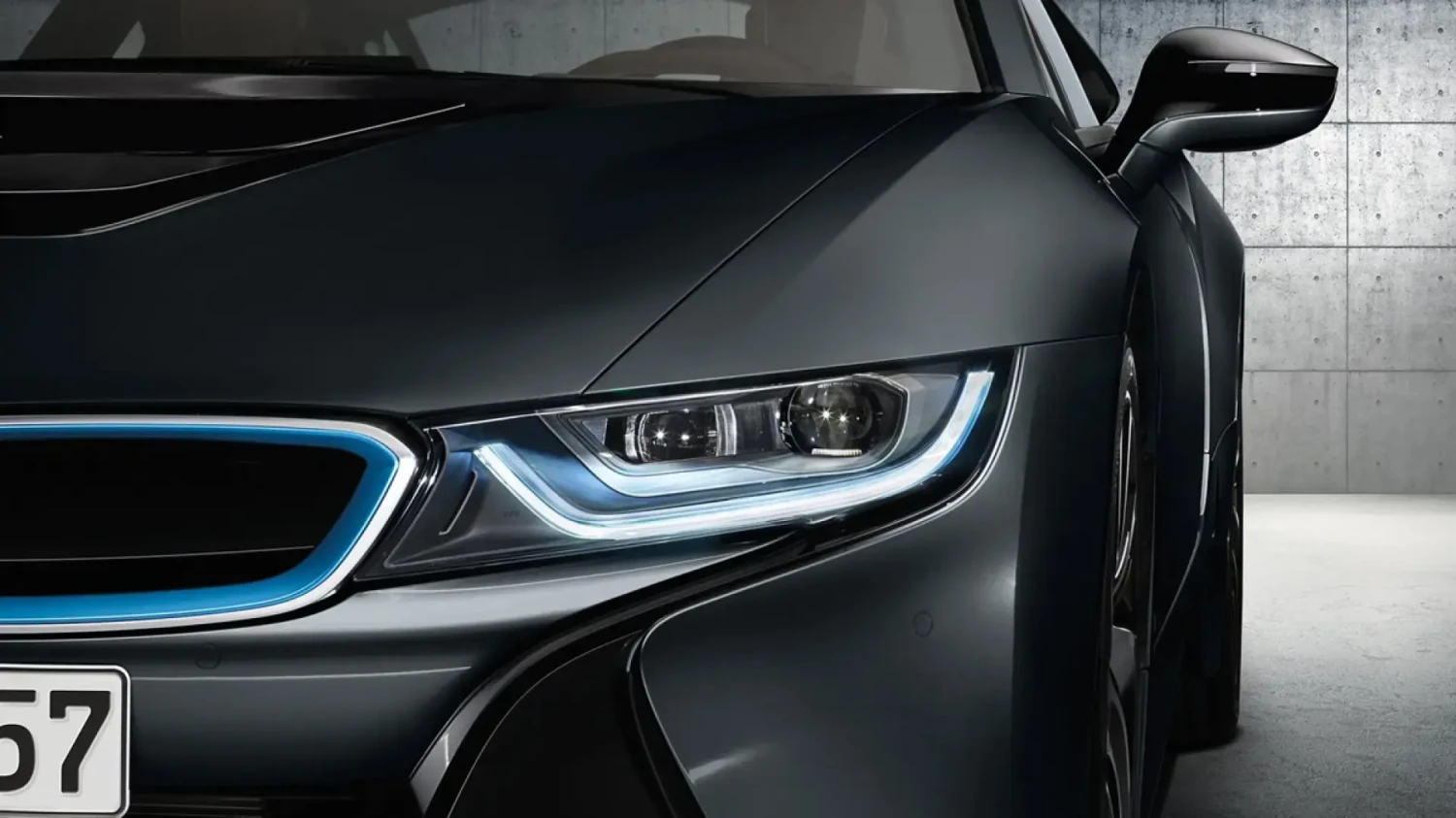 Miles de euros es lo que te costará arreglar un faro láser en un BMW