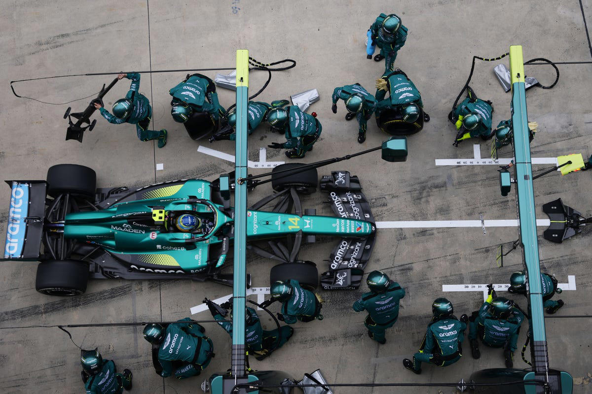 Fernando Alonso, atónito con las vibraciones de Aston Martin F1 en el GP de China: "No sentía las manos"