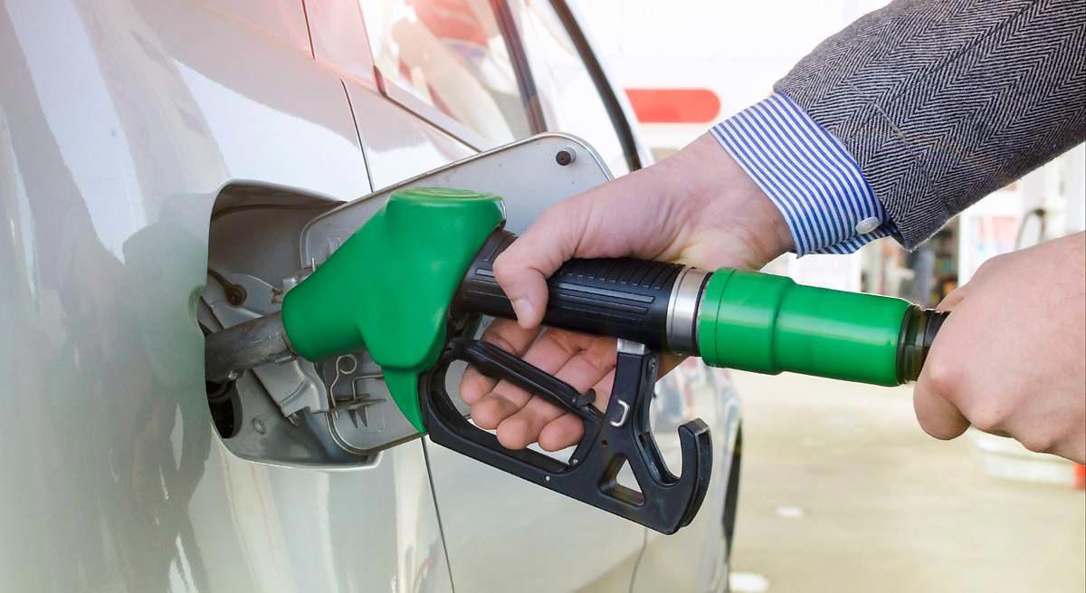 Gasolineras 'low cost' o tradicionales: el combustible tiene diferencias y afecta al rendimiento del coche