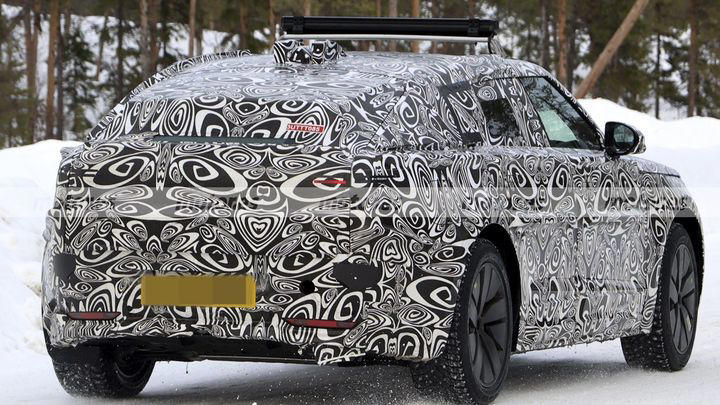 El nuevo Range Rover Velar eléctrico se deja ver por dentro y cambia más de lo esperado