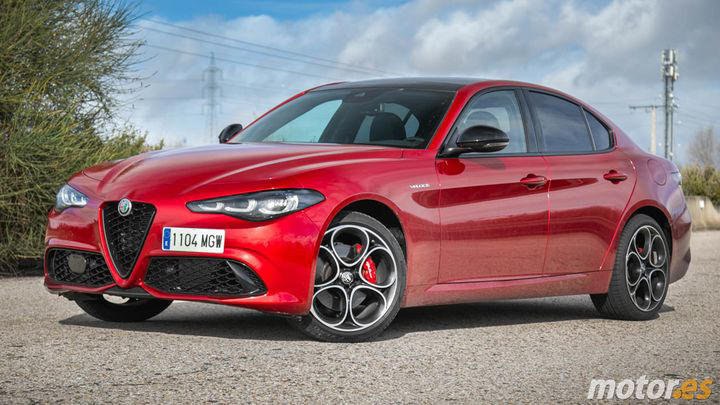 Se sigue vendiendo por menos de lo que cuesta un BMW Serie 3, solo gasta 5 litros y presume de un dinamismo superior