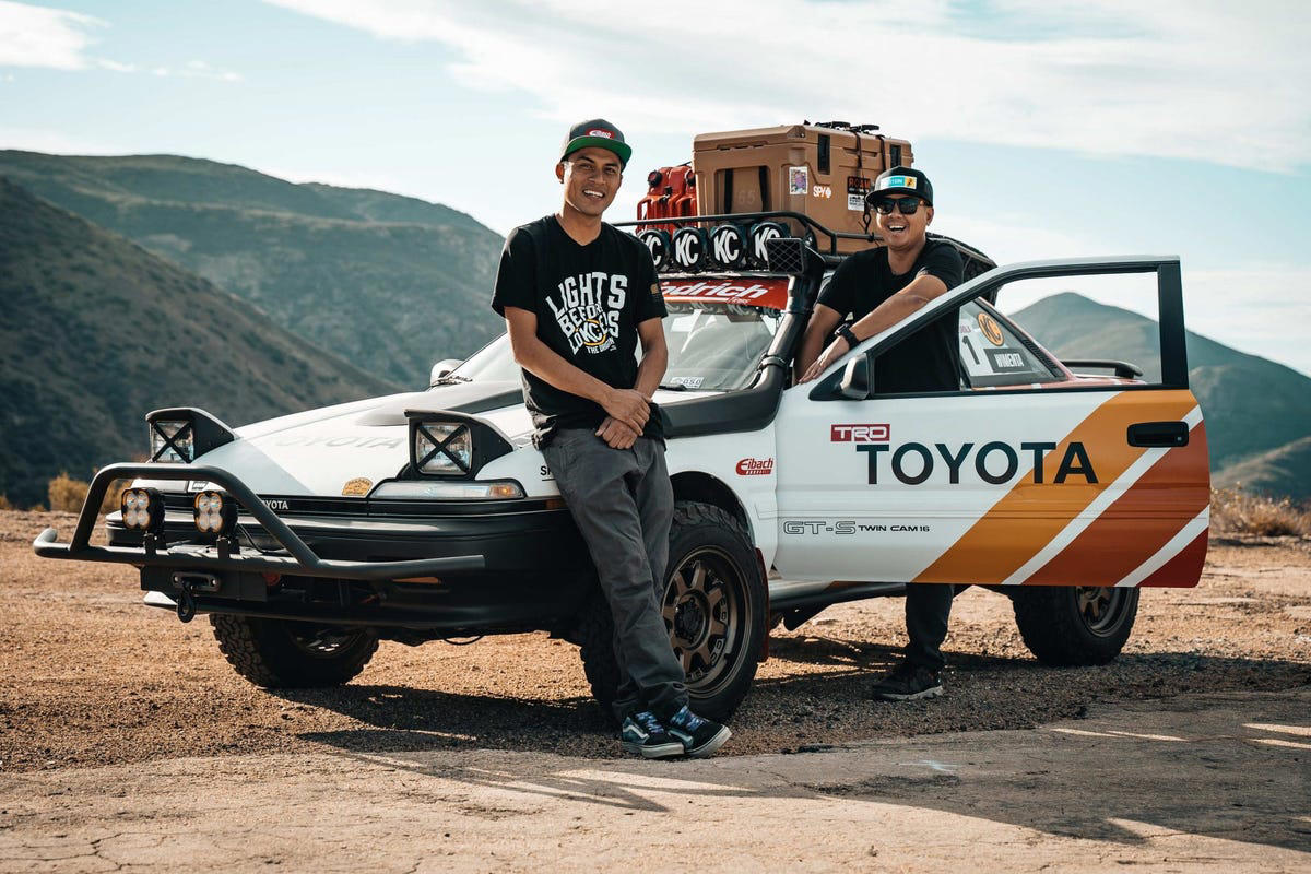 Este Toyota Corolla 4x4 va del SEMA a la carrera off-road más dura de EEUU