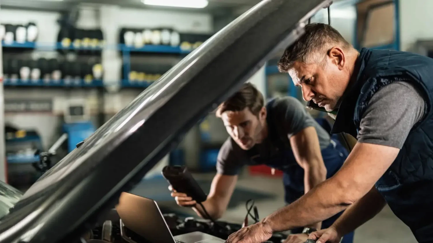 Dos expertos mecánicos coinciden: "Estas son las marcas que recomendamos comprar"