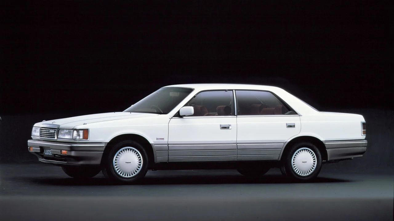 Ferrari tiene un problema con su primer coche eléctrico, y Mazda está metida en el ajo