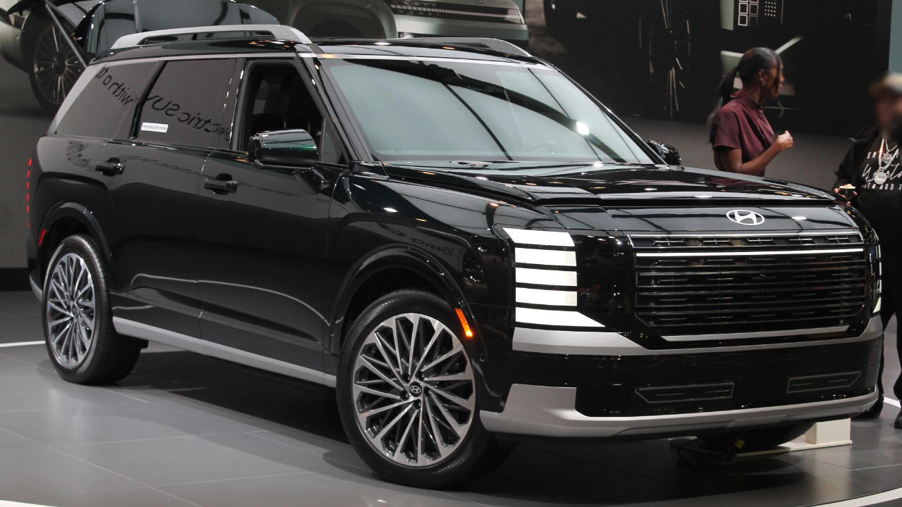 Hyundai, Hyundai halts sales, recalls 68,500 2026 Palisades over power-seat risk