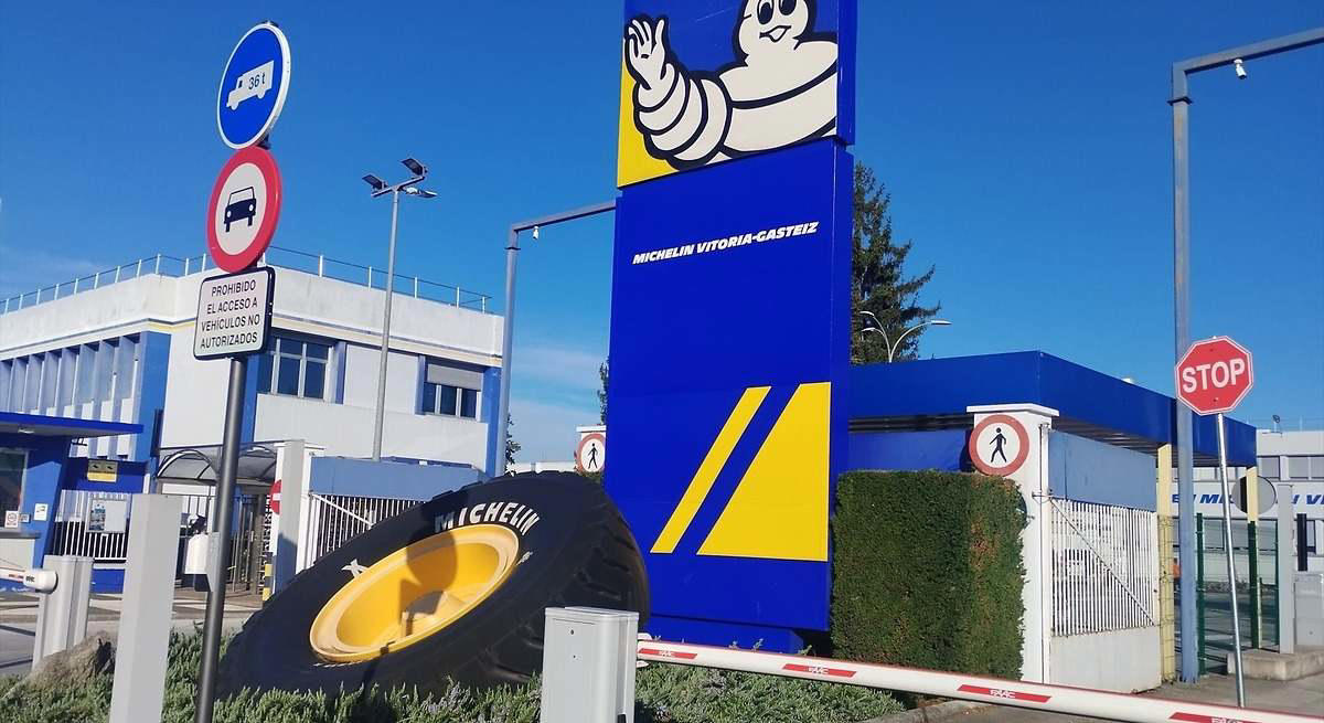 Michelin invertirá 52 millones este año en su planta de Vitoria, donde mantiene sus previsiones de fabricación de 8 millones de neumáticos