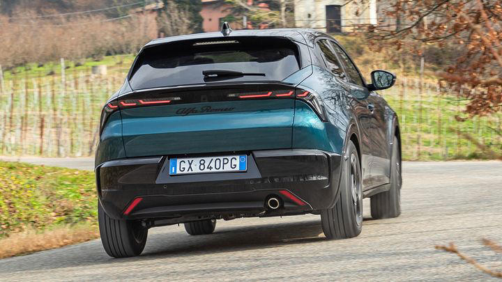 Diseño italiano, etiqueta ECO y un descuento que deja KO a Lexus y Audi, así es el SUV que derrocha dinamismo