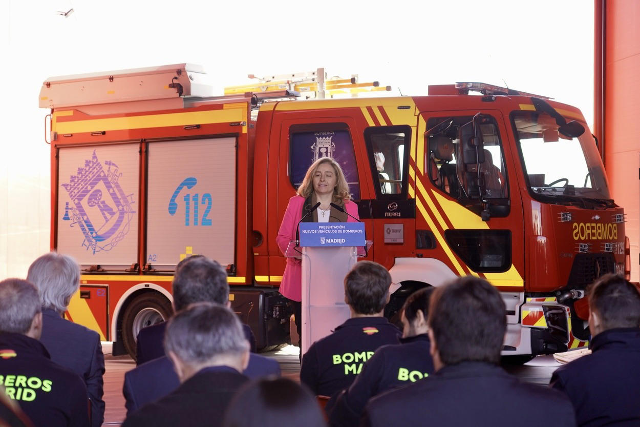 Adiós a los atascos en calles estrechas: así son los nuevos camiones que estrenan los Bomberos de Madrid