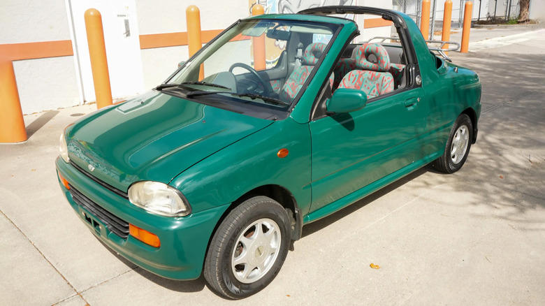 Green over confetti print might be the ideal spec, and this Subaru Vivio even has T-tops