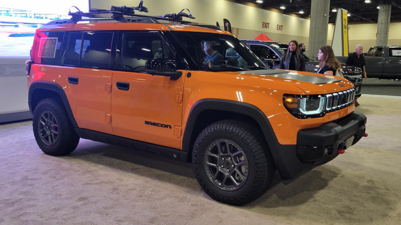 Jeep, Jeep Recon, Jeep patent suggests a frunk-mounted winch for an EV like Recon