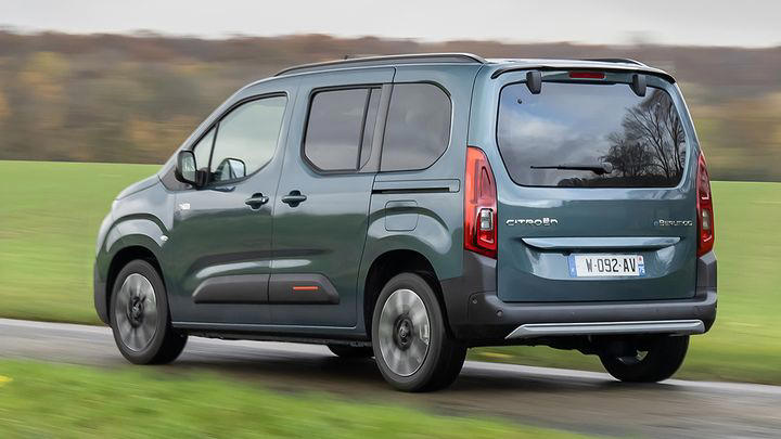 Mientras todos miran a los SUV chinos, este “made in Spain” llega con 7.200 € menos, maletero gigante y 5,3 L/100 km