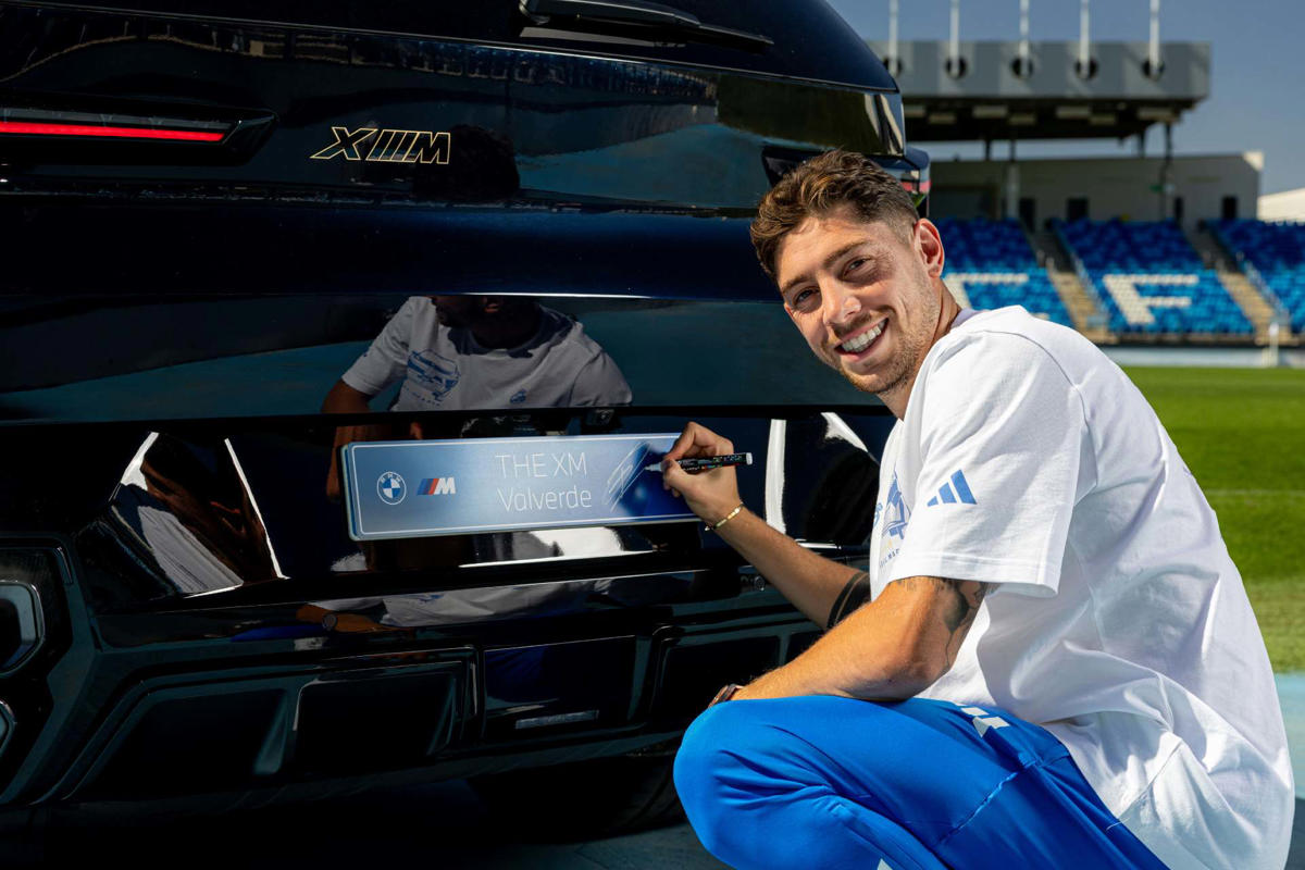 Los coches de Valverde, autor del hat trick ante el Manchester City
