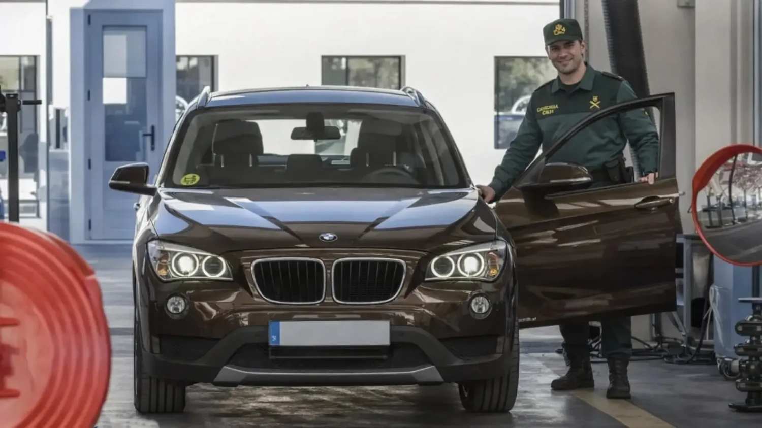 La Guardia Civil desmantela una red criminal que pasaba la ITV a coches con problemas graves y en la que estaba involucrado un guardia civil
