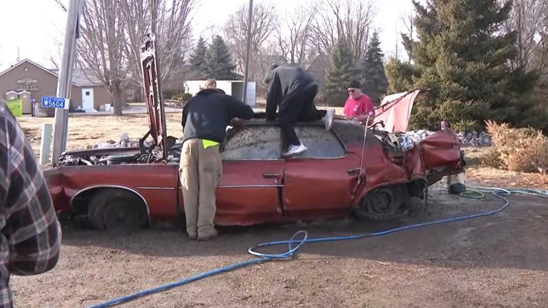 Mysterious car in lake settles 50-year-old bar debate