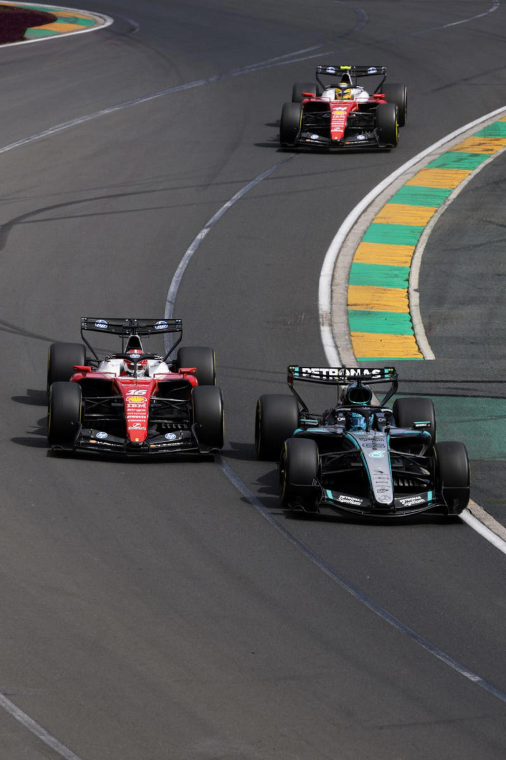 Mercedes, George Russell, piloto de Mercedes, insinúa que equipo bloquea a la FIA para no cambiar las salidas