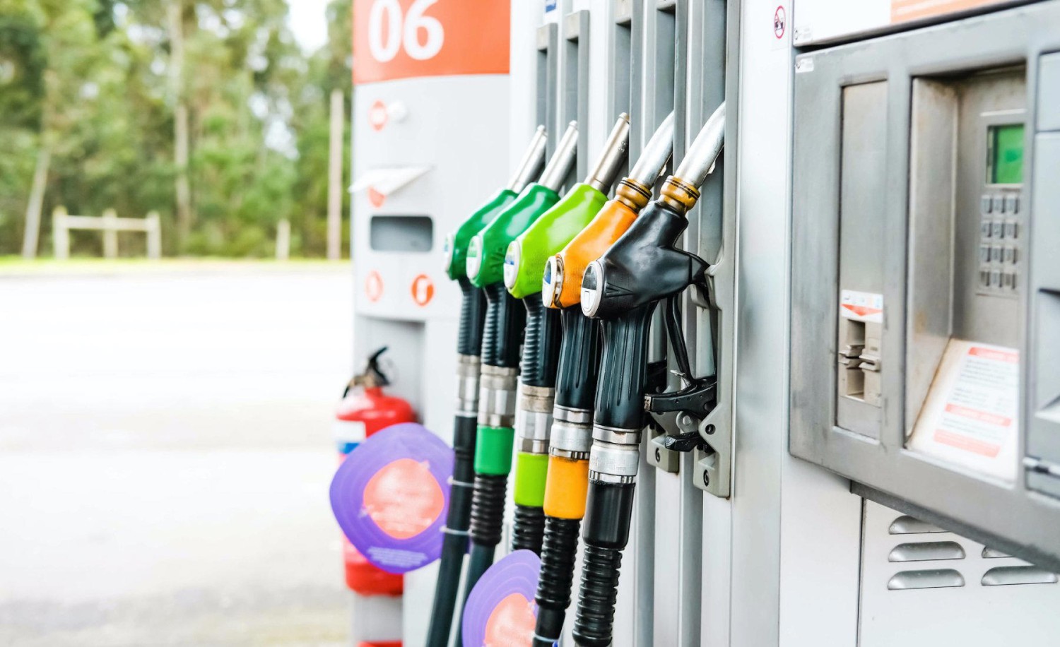 La gasolina se dispara por el conflicto, pero esta estación de servicio ofrece 40 céntimos de descuento por litro (aunque solo durante unos días)