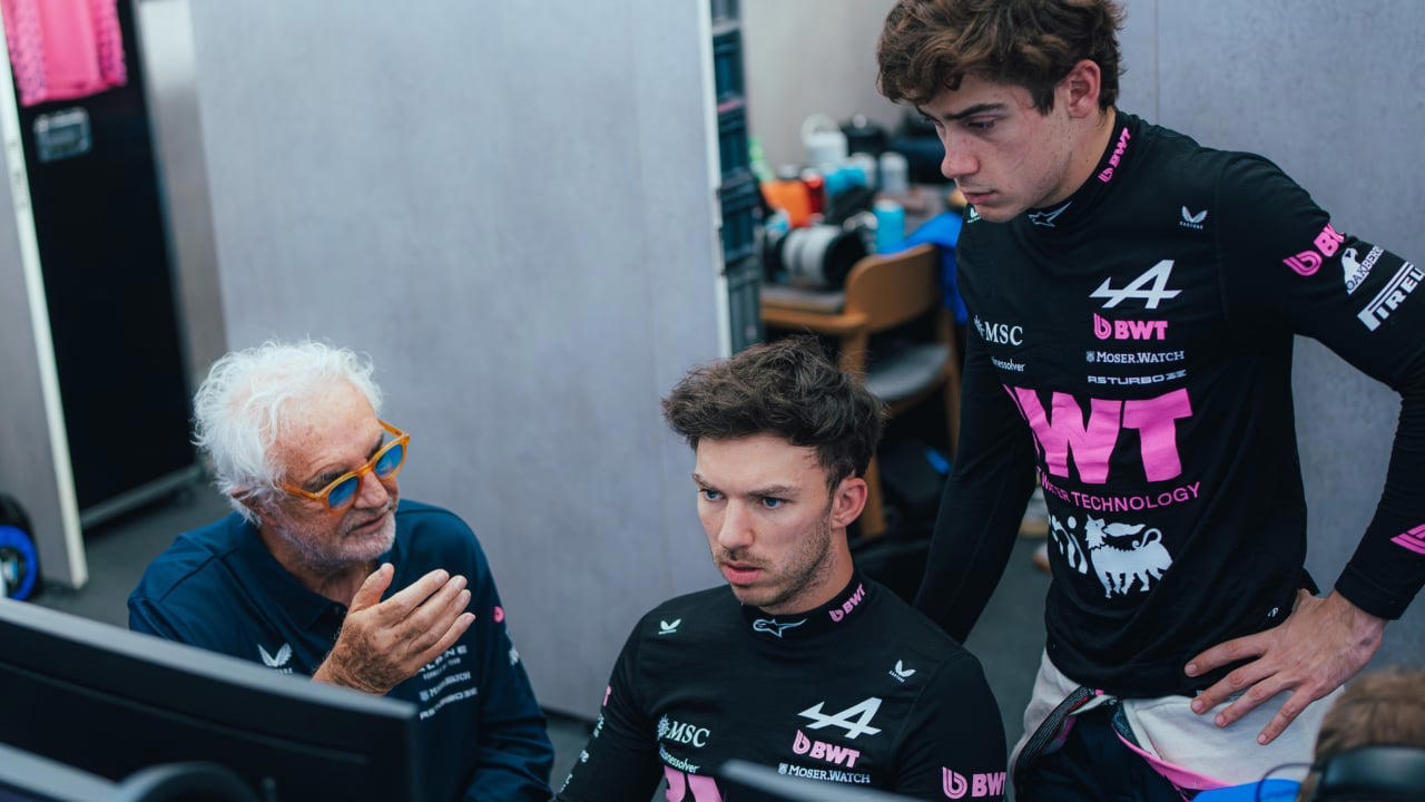 La realidad de la Fórmula 1 le baja los humos a Briatore: "Al menos tenemos un punto..."