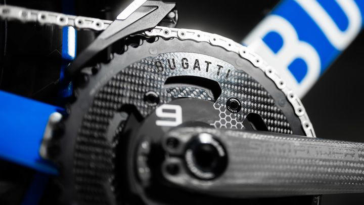 Bugatti firma su primera aventura en dos ruedas con la Factor ONE: lujo, exclusividad y obsesión por el detalle