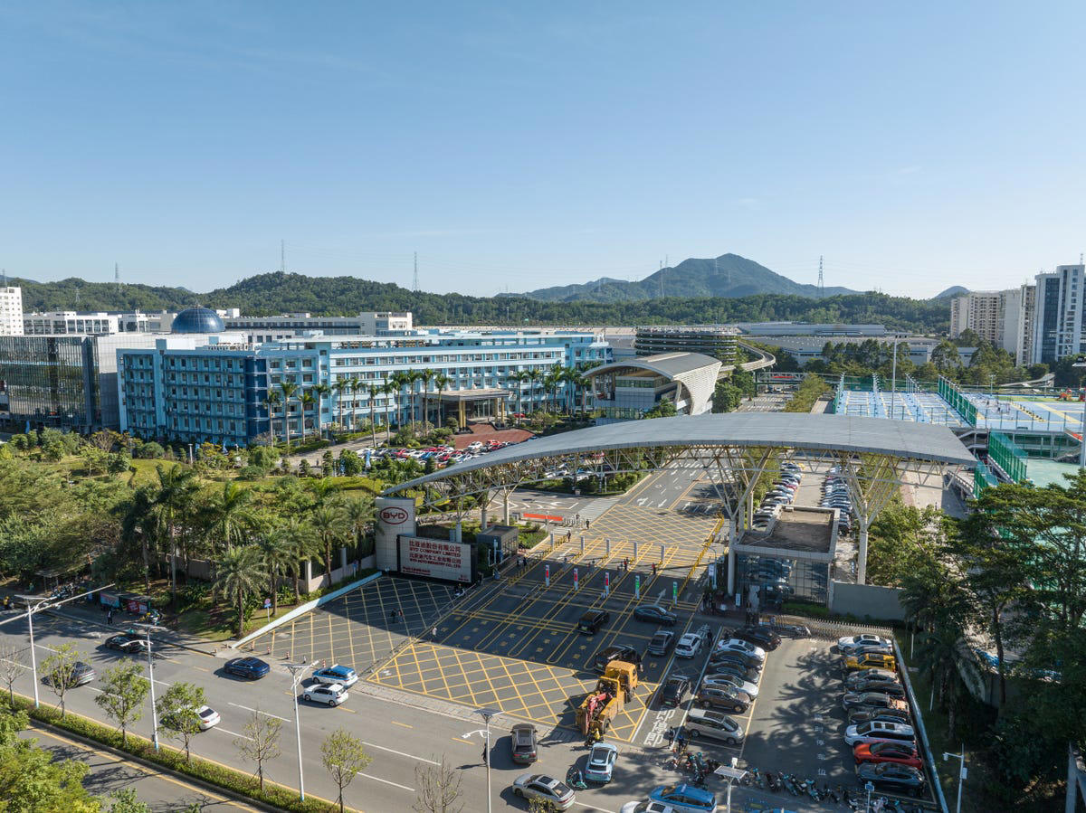 Manual de cómo vender un equipo de Fórmula 1: De Toto Wolff a Christian Horner pasando por BYD