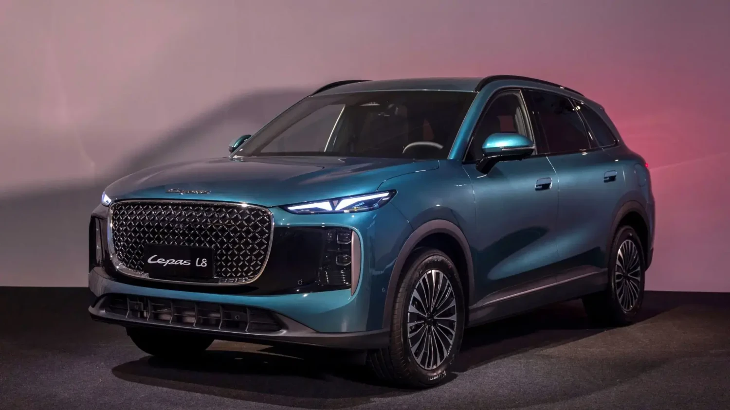 El Lepas L8 es el nuevo SUV de lujo que llega de China con 4,69 metros de longitud y sistema PHEV al que muchos todocamino tienen que temer