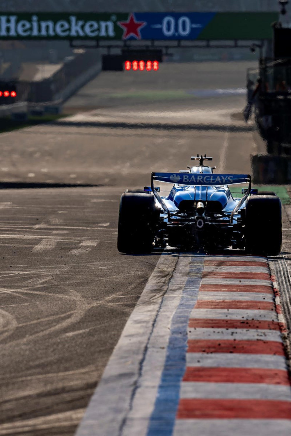 Una experta en F1 nos analiza la debacle de Fernando Alonso y Aston Martin en 2026: "Va a ser otro año duro"