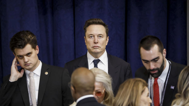 Tesla's cult still can't tolerate valid criticism, even in the face of a blatant 'bait and switch'