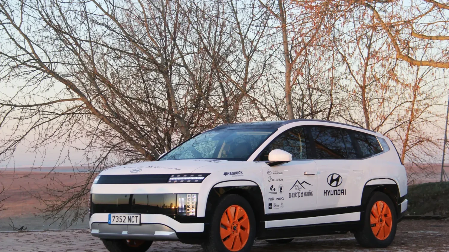 El Hyundai Ioniq 9 se estrena en el evento solidario 'Desierto de los Niños 2026'