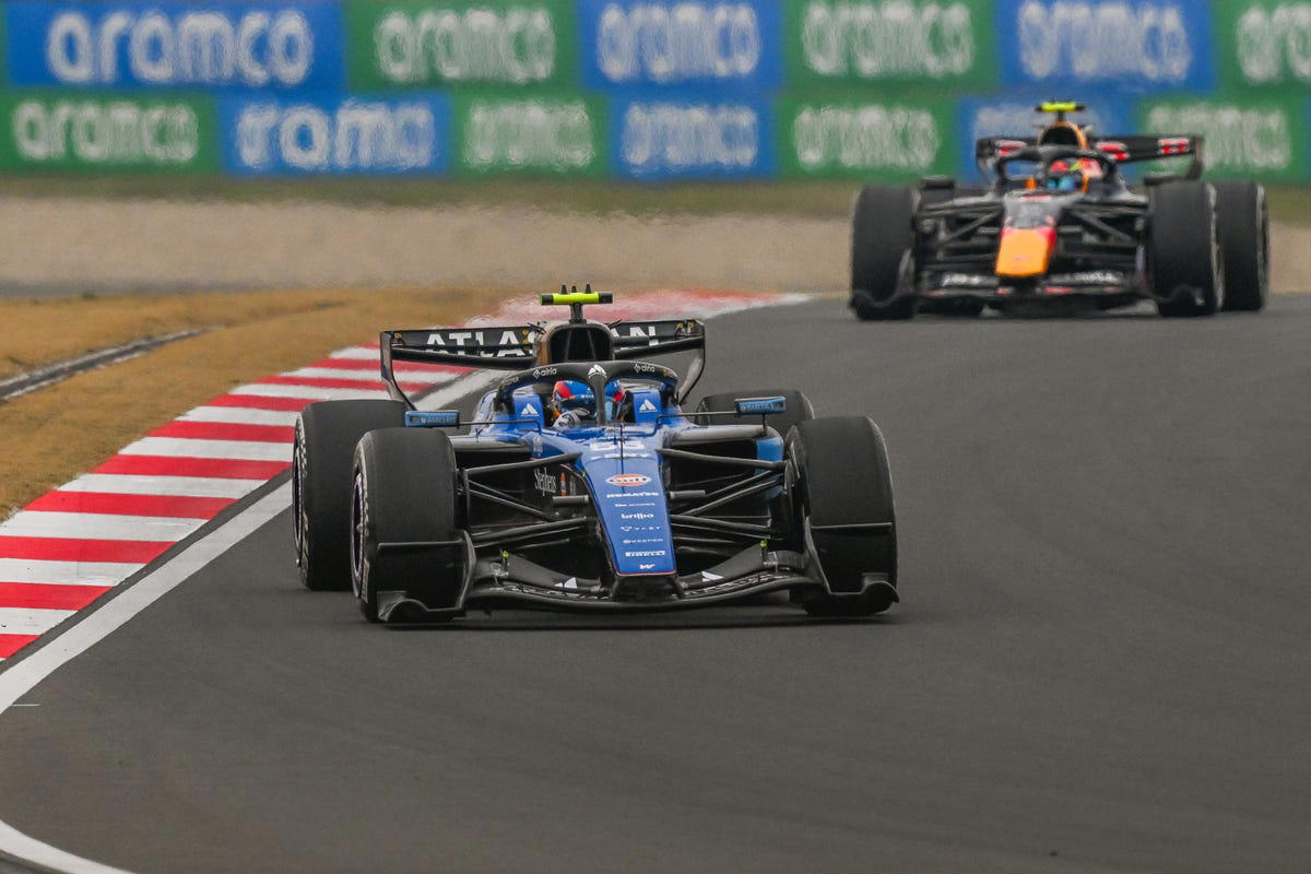 El jefe de Williams F1 da alas a Carlos Sainz y Alex Albon para confiar en 2026: "El FW48 se desarrollará..."