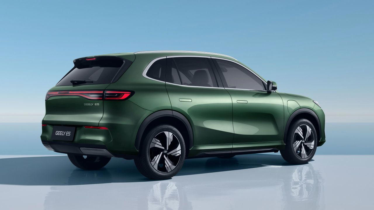El Geely E5 llega a España con hasta 475 km de autonomía y una interesante oferta de lanzamiento