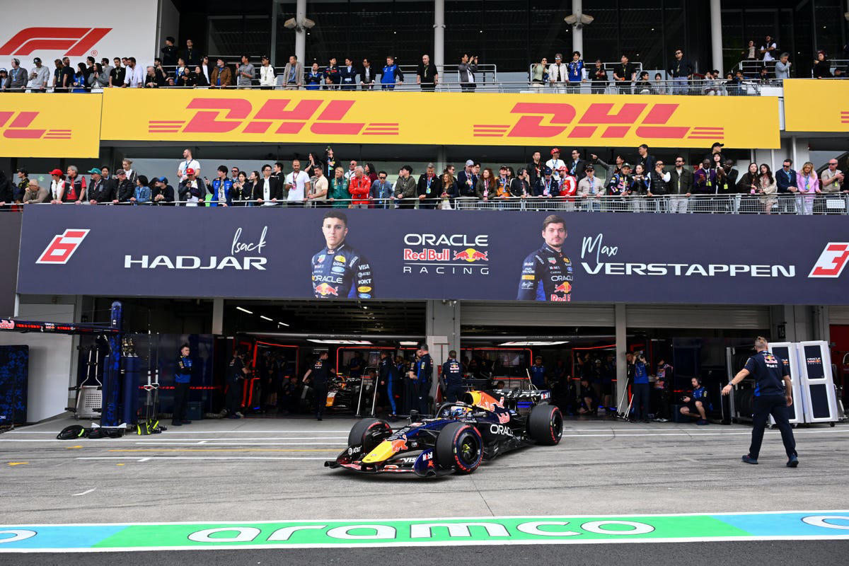 Max Verstappen, crítico con el Red Bull tras el liderazgo de Isack Hadjar en el GP de Japón: "Es impredecible"